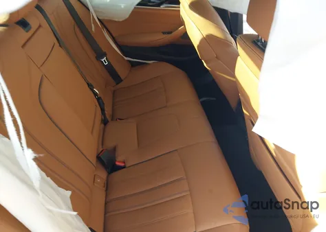 2021 BMW M550I xDrive z USA, uszkodzony, nr VIN WBA13BK05MCF01006